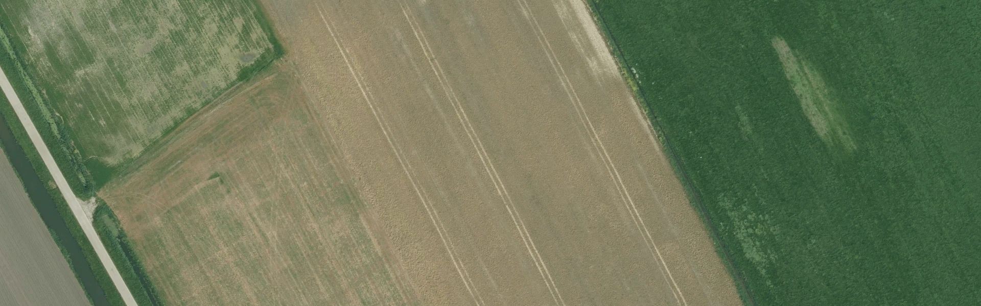 Satellietfoto van Abbenbroek met zichtbare zonnepanelen