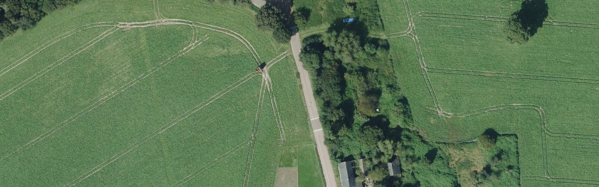 Satellietfoto van Alphen met zichtbare zonnepanelen